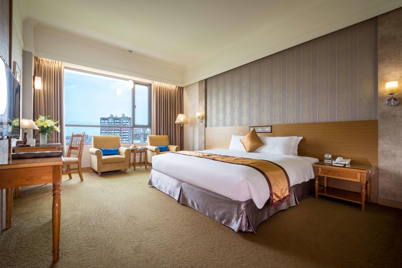 Royal Chiayi Hotel Exterior foto