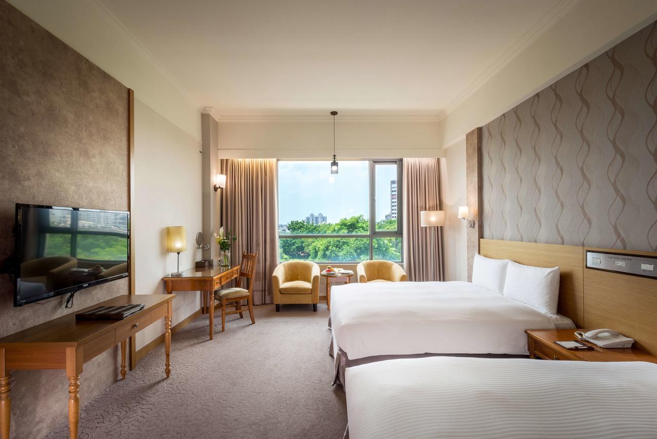 Royal Chiayi Hotel Exterior foto